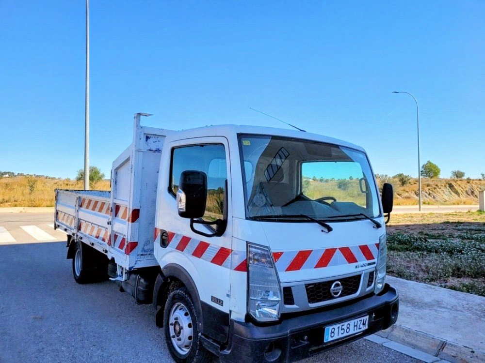 Nissan Cabstar 8158HZM, fotografía 1